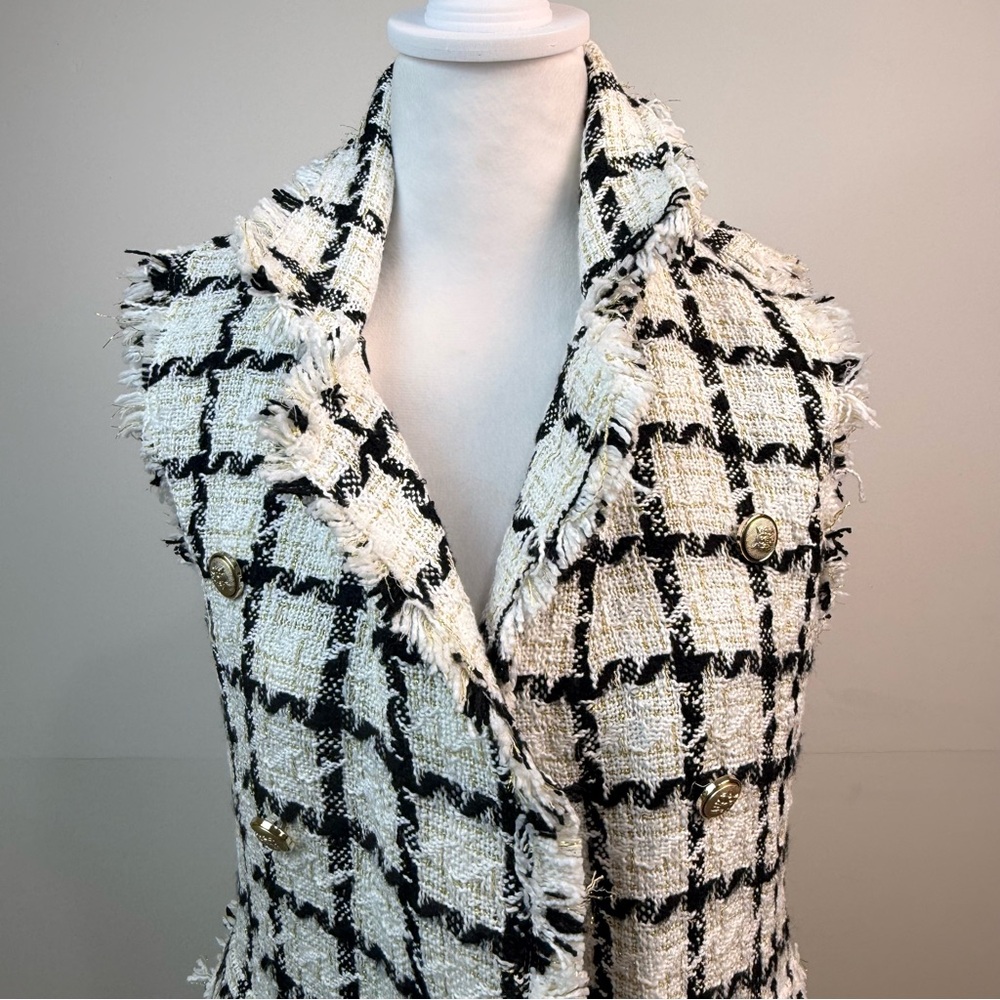NEW Women’s Black & White Tweed Sleeveless Vest Jacket Gold Buttons Fringe Trim - Picture 15 of 16